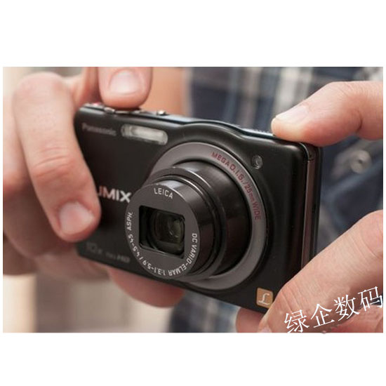  松下 lumix dmc-sz7的有效像素是1410万,35mm等效焦距是25-250